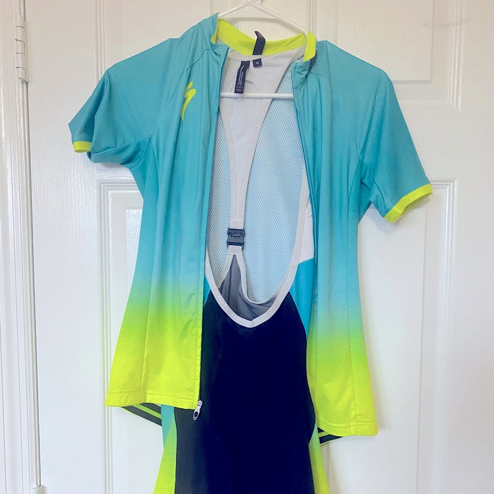 Specialized cycling kit